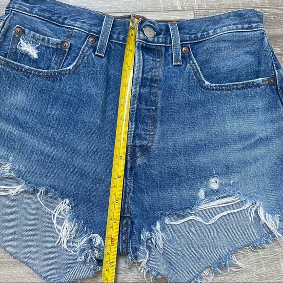 Levi’s premium high rise button fly distressed jean shorts - Picture 5 of 13